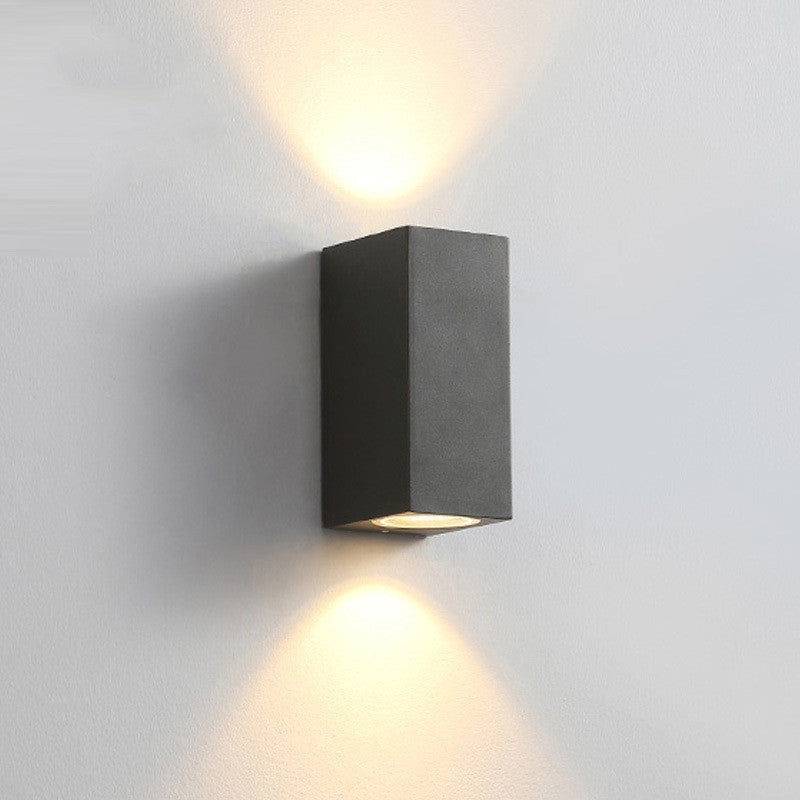 Modern rektangulär vägglampa